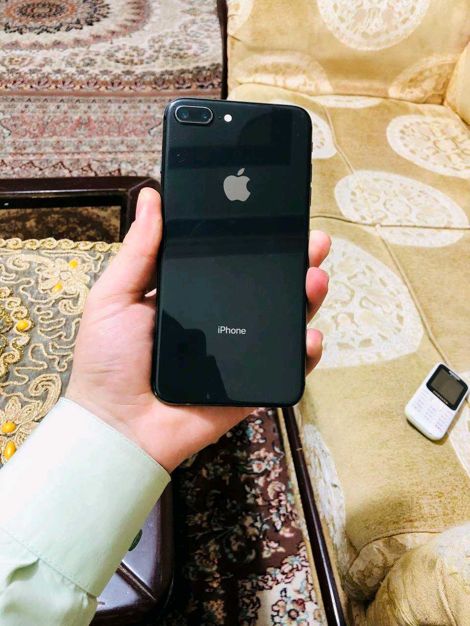 iPhone 8 Plus
