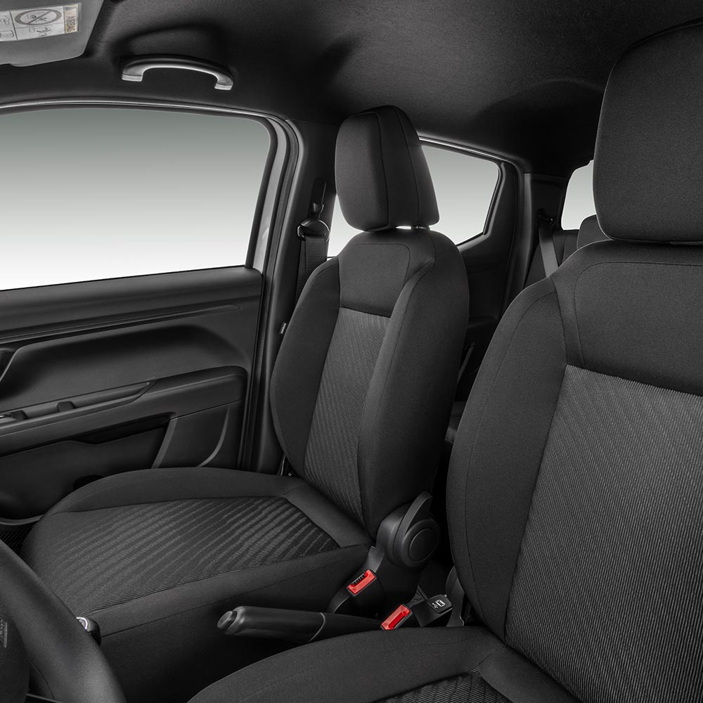 Ram 700 SLT DC 4X2 1.4L MT  Interior indice