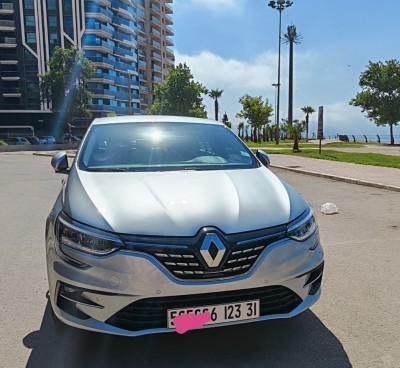 Renault Megane 4 2023 Itens