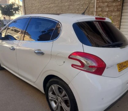 Peugeot 208 2015 Allure