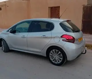 Peugeot 208 2018 Allure