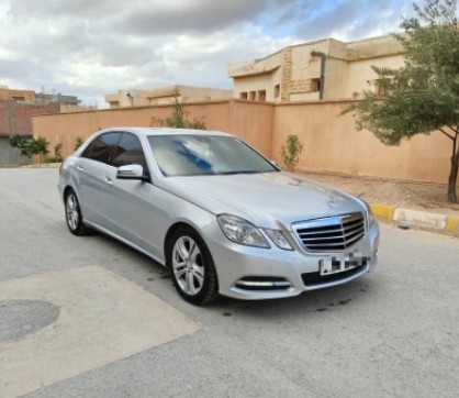 Mercedes Classe E 2014 AVANTGARDE Pack AMG