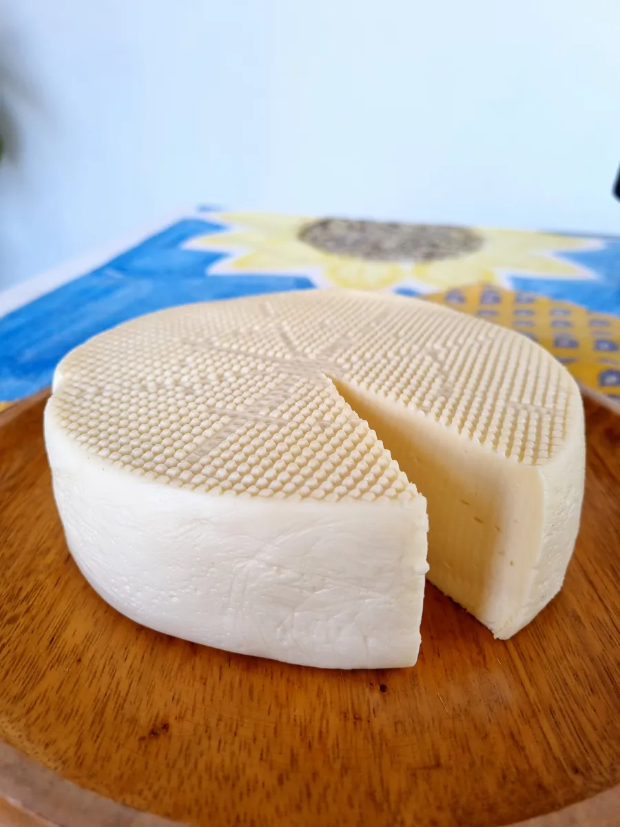 Queijo Padrão - Produto artesanal da Delícias da Roça