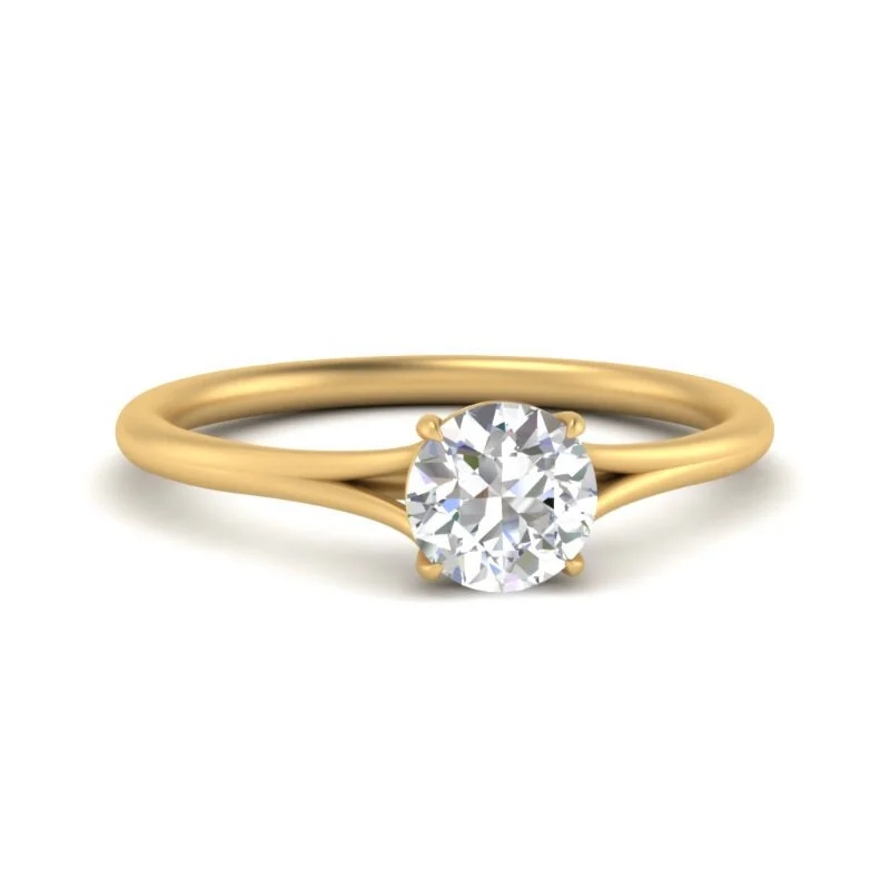 Classic 2 CT Round Moissanite Engagement Ring