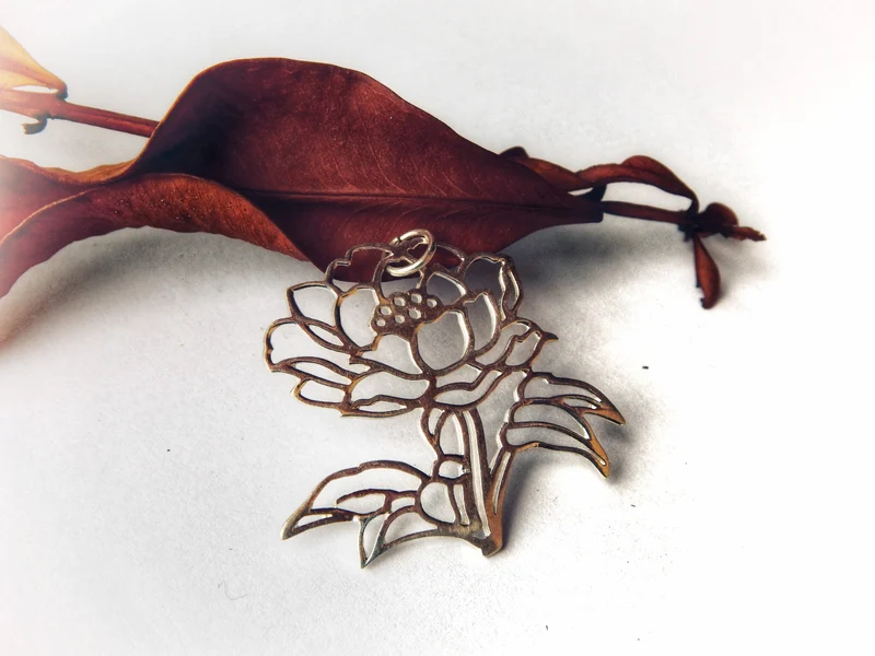Rose Shaped Necklace