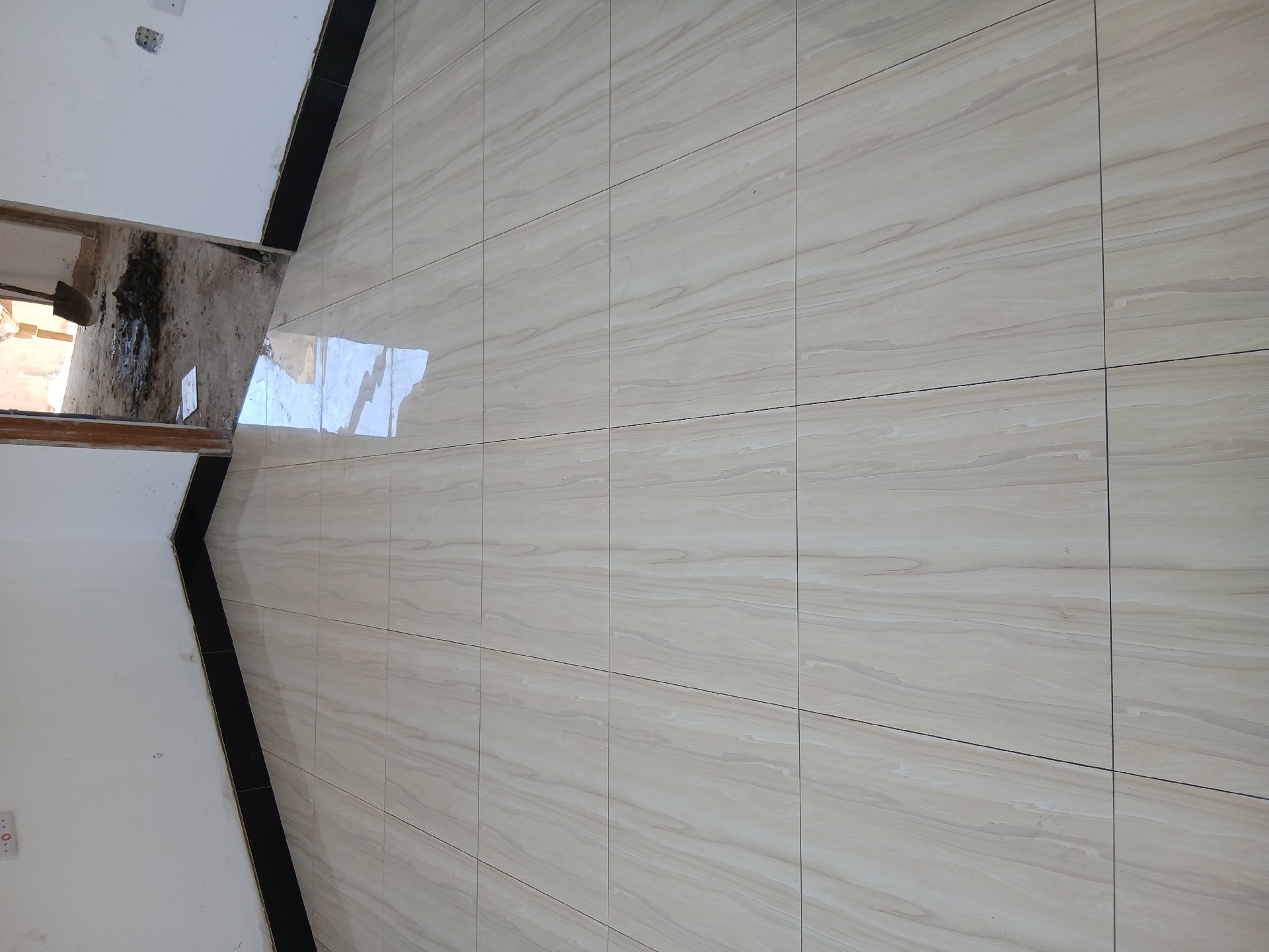 Fundi Tiles na Marble