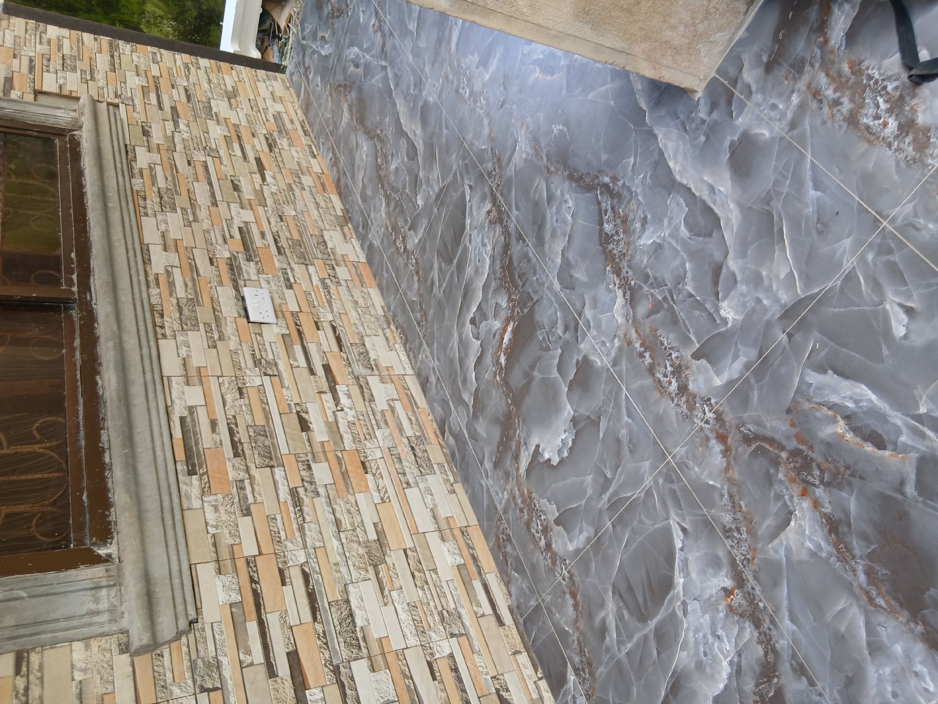 Fundi Tiles na Marble