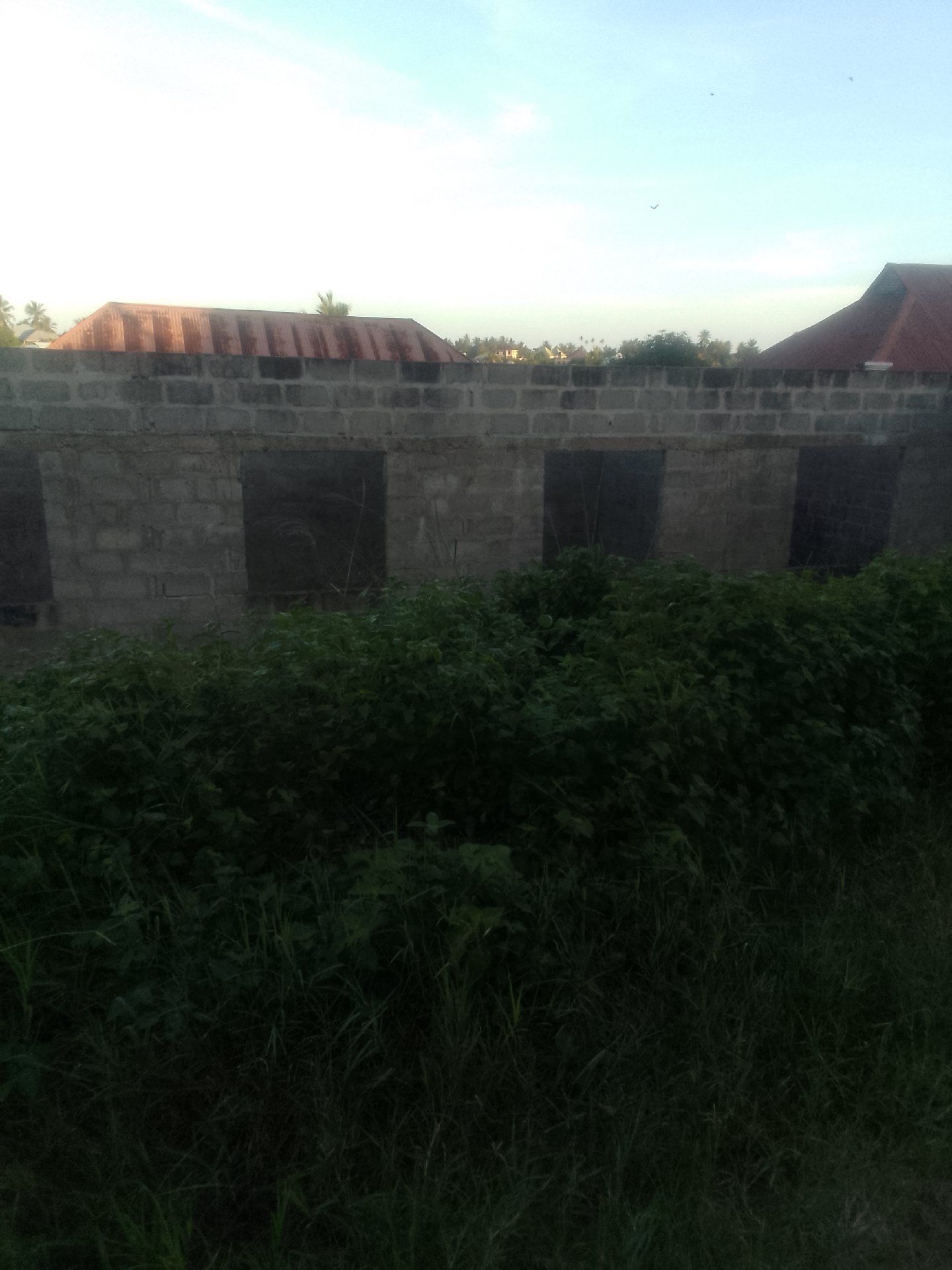 nyumba na kiwanja