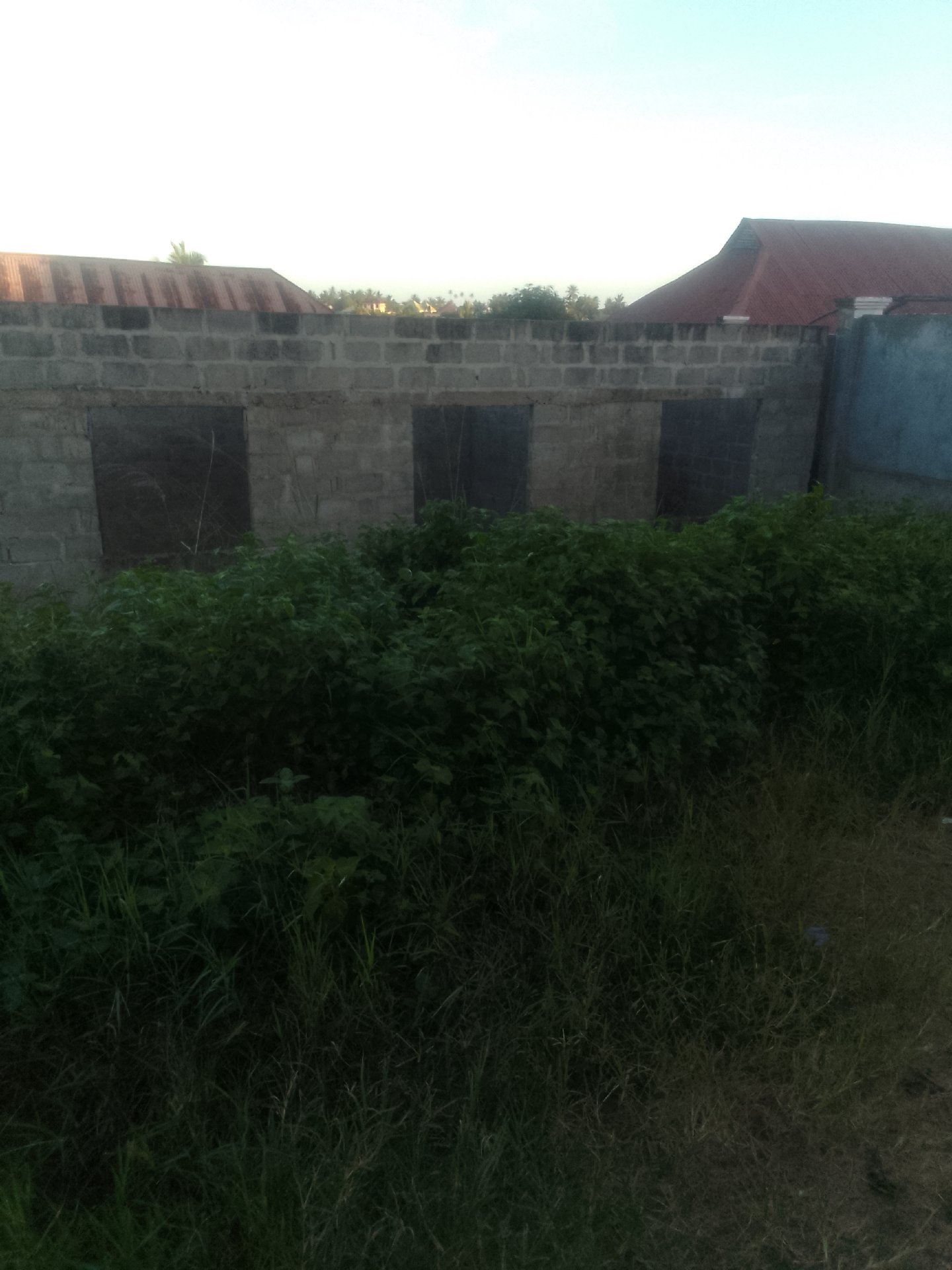 nyumba na kiwanja