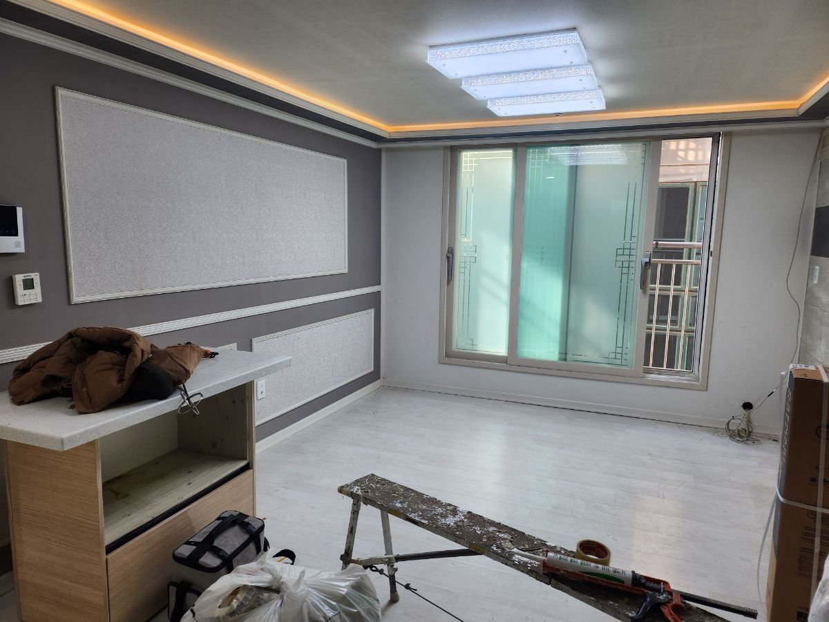 LH도배시공 작업 전 점검부터 시공 완료까지 모두 만족스러웠습니다. 