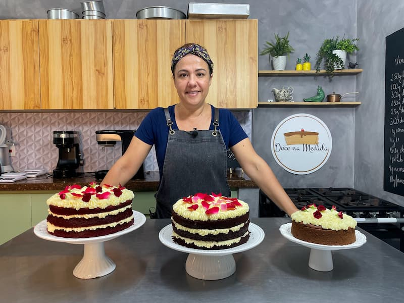 A delicadeza do bolo Red Velvet: uma história de sabor e elegância - Doce na Medida