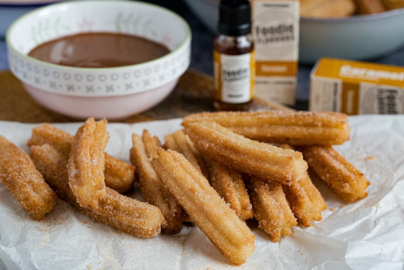Delícias fritas: a arte e a história dos doces fritos - Doce na Medida
