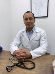 Foto de el Dr. Erivan Valenzuela Leyva
