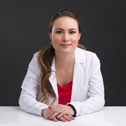 Foto de la Dra. Valeria  Valdivieso 