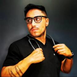 Foto de el Dr. Joshua Gerardo Torres Pineda 