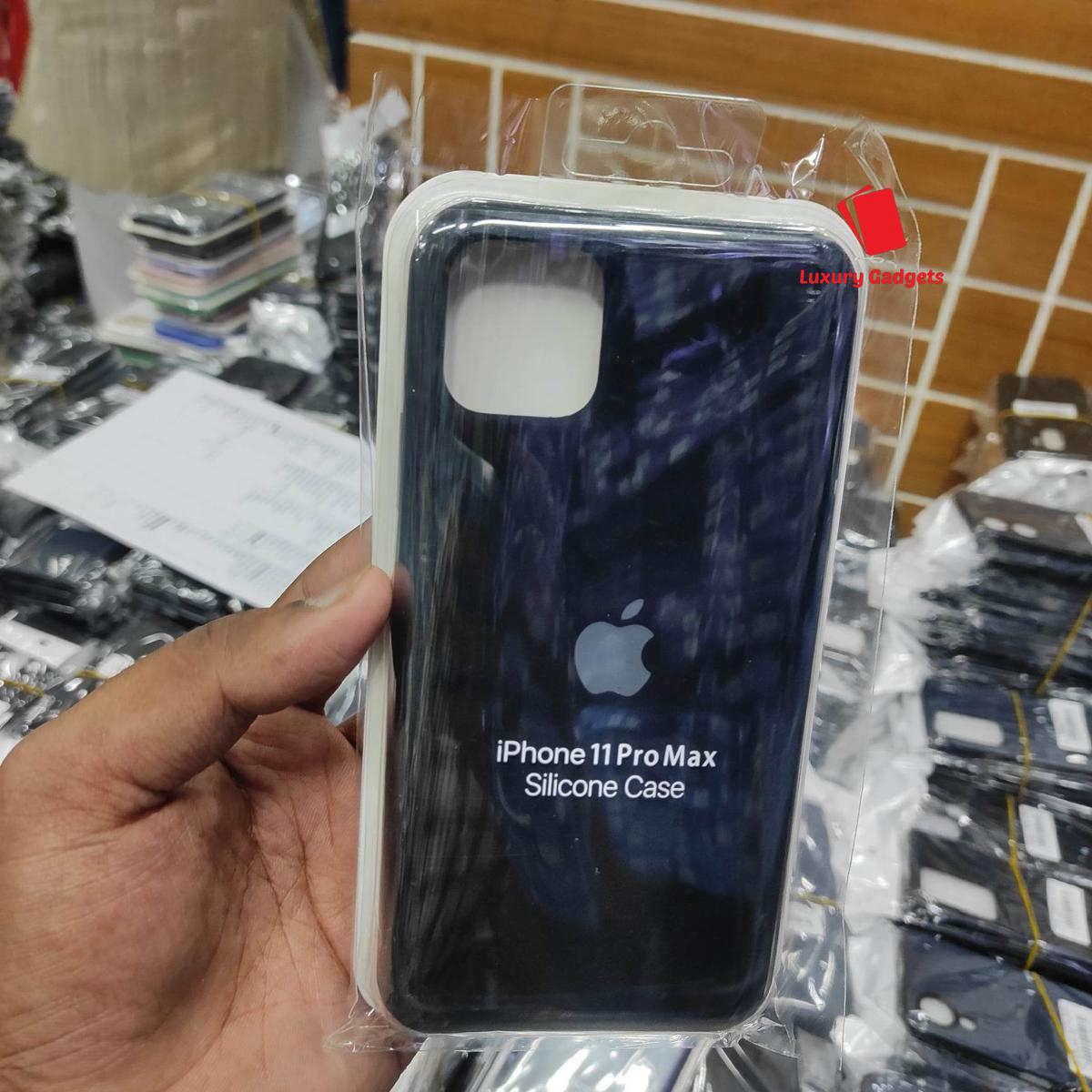 Iphone 11 Pro Black Slicon Cover