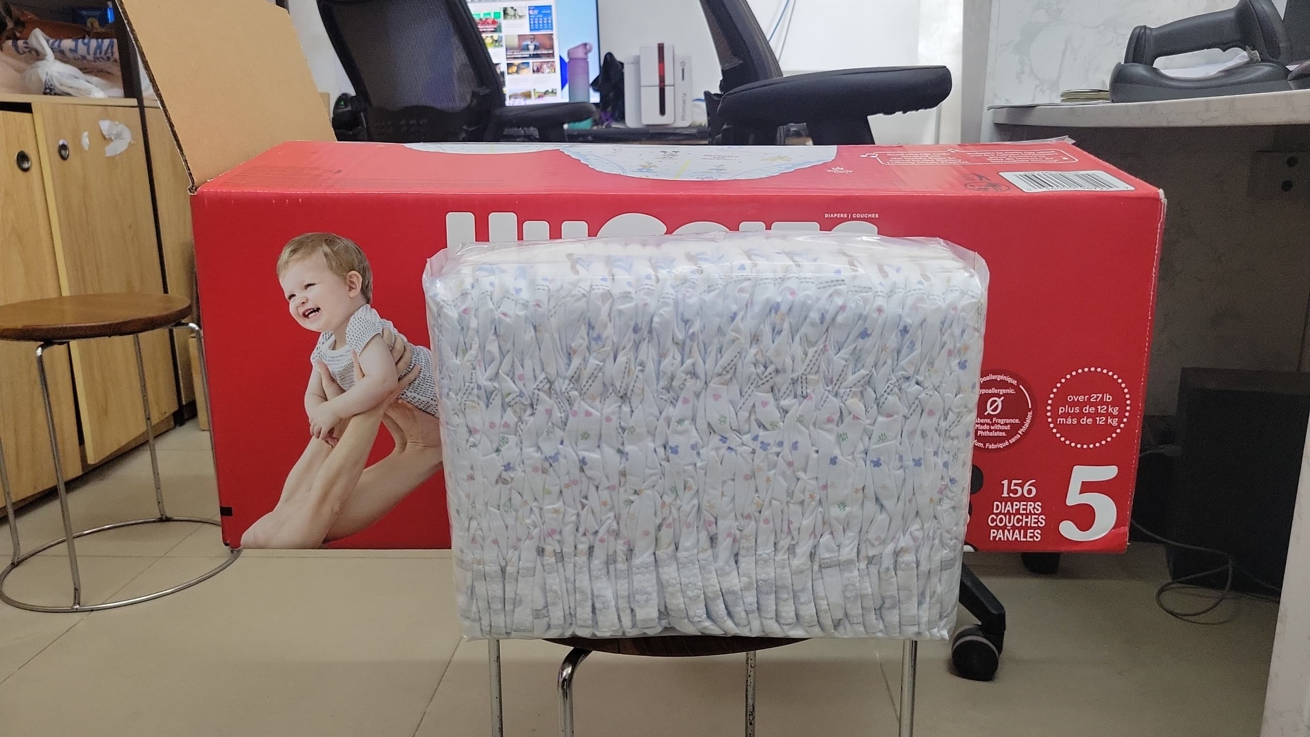 HUGGIES THE PLUS PROMISE  26 DIAPERS SIZE 5 - DETAIL
