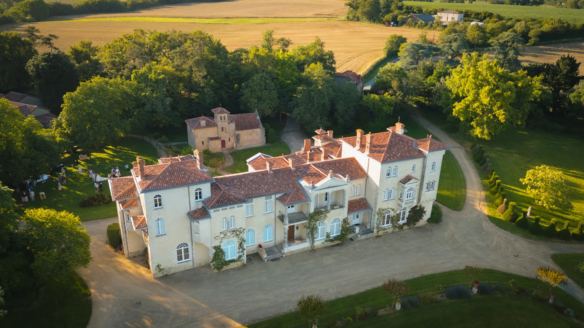 Mariage au Château de la Corbe - Photo 12