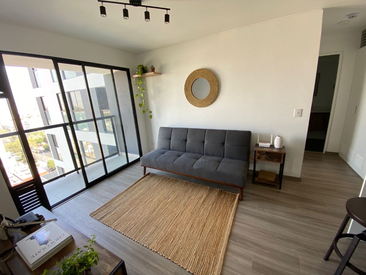 Amplia habitación amoblada - Miraflores 1