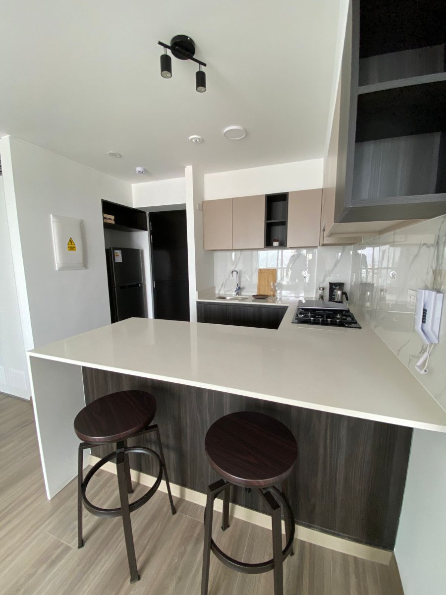 Amplia habitación amoblada - Miraflores 2