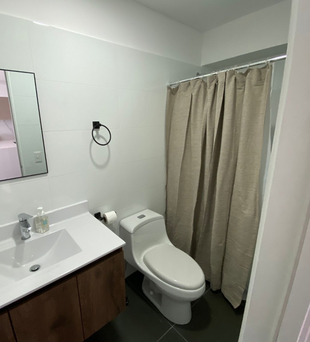 Amplia habitación amoblada - Miraflores 3