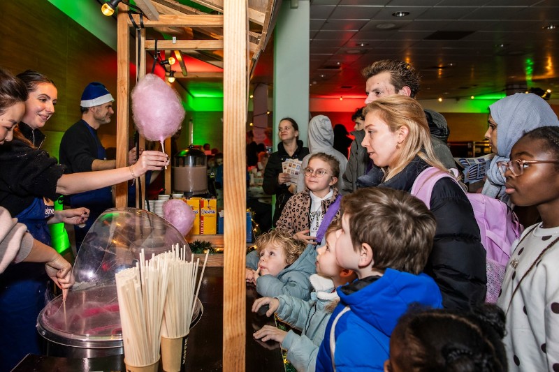 Foto van het event: Helpen bij de SINA kerstmarkt voor mensen in armoede 🎄