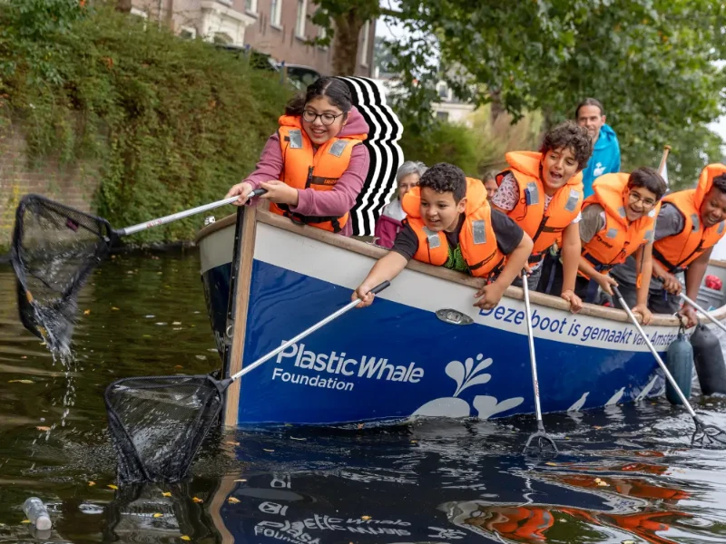 Foto van het werk van Plastic Whale Foundation
