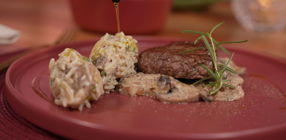 Arroz Piemontese Com Filé Mignon Grelhado Ao Molho De Cogumelos