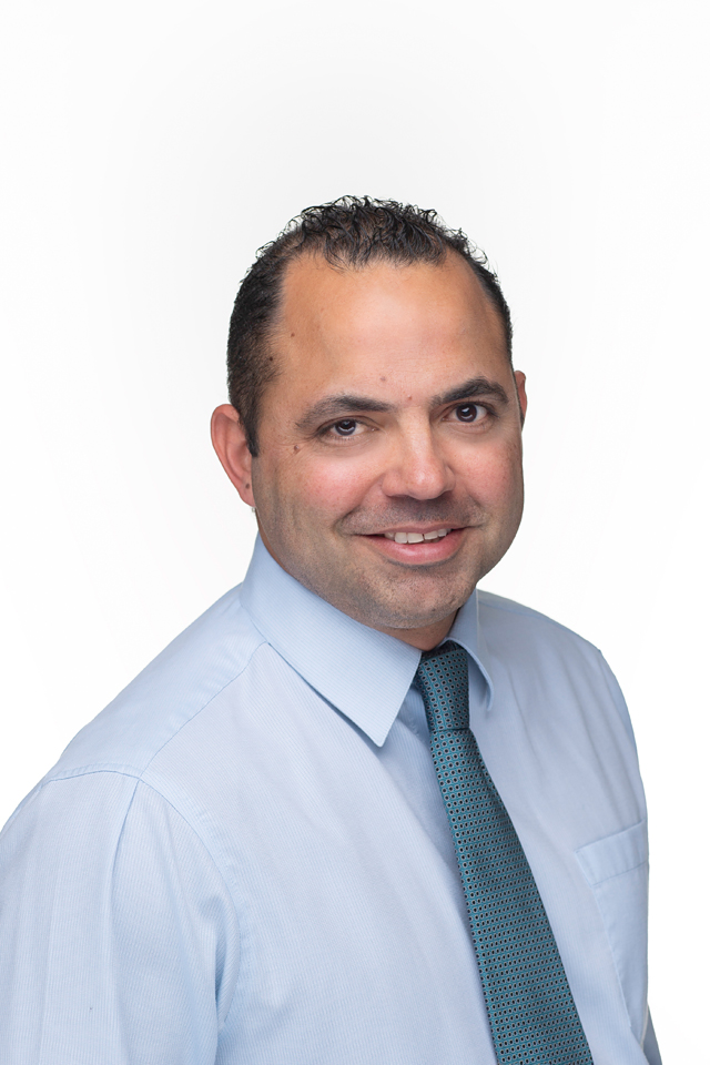 Pedro J De León Reyes