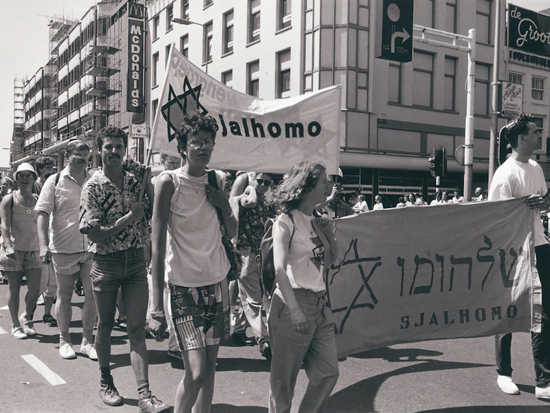 Title: Sjalhomo op Roze Zaterdag, de nationale homodag, 28 juni 1986 Creator: Wesly, Jenny E. (1948-2016) Date: 1986 Institution: Jewish Historical Museum Provider: Judaica Europeana/Jewish Heritage Network Providing Country: Netherlands Public Domain. Yes