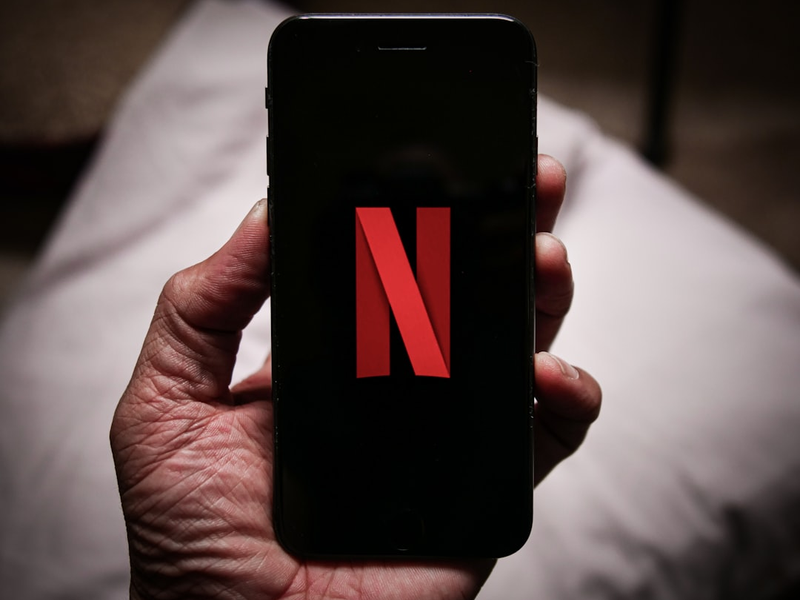 -TITLE: Netflix On Cellphone / iPhone -CAMERA: Panasonic Lumix -CONTACT: grantrobertdavies@gmail.com