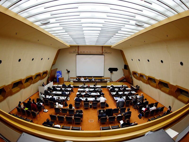 Group meetings (Government, Workers and Employers), Sunday, 4 December 2011