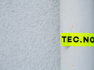 Street art – neon sticker – TEC.NO