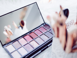 Makeup brushes and eyeshadows