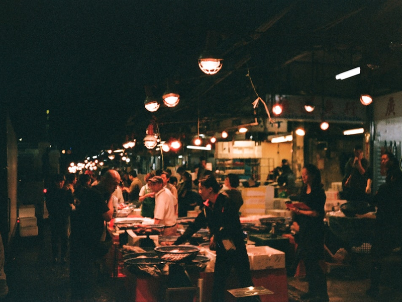 Keelung's late night seafood fish market.