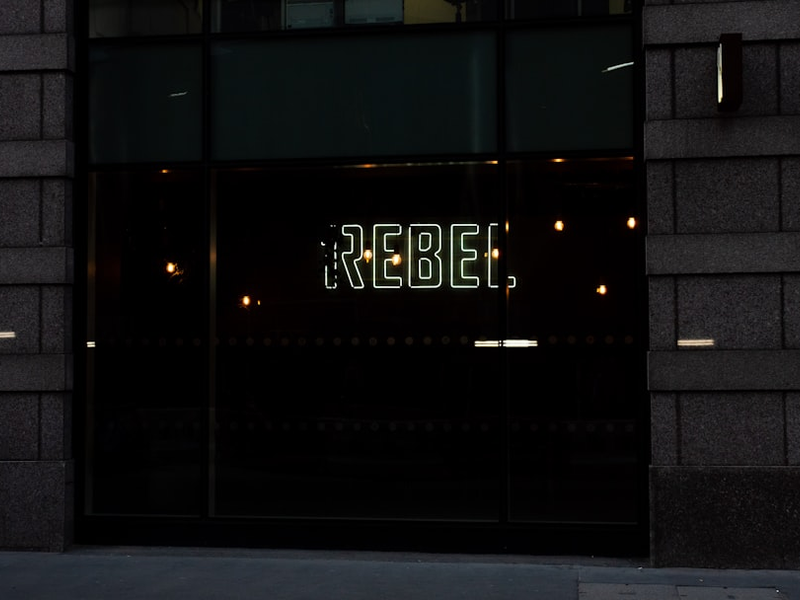 a building with a sign that says regibe on it