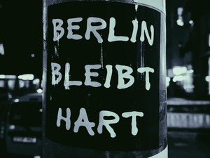 Streetart on a lampoon near Berlin Funkturm