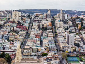 I love the wavy streets of San Francisco. When you take a close look, you can see the Lombard Street.