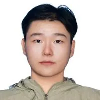 操君君