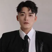 진비(천페이)