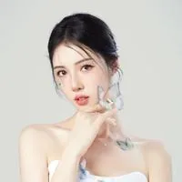 董嫣然