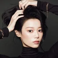管昭茜