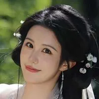 官梓君