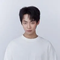 郭育铭