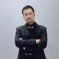 何尘