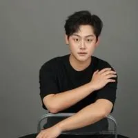 何昊