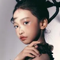 何依琳