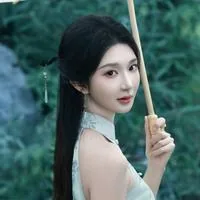 黄彤彤