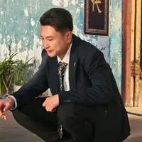 黄翔