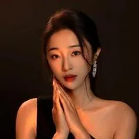 黄鑫月